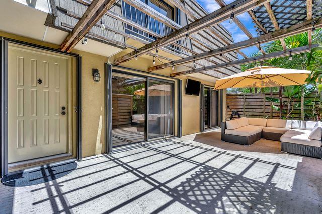 207 2nd Terrace, Palm Beach Gardens, FL 33418