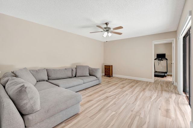 207 2nd Terrace, Palm Beach Gardens, FL 33418