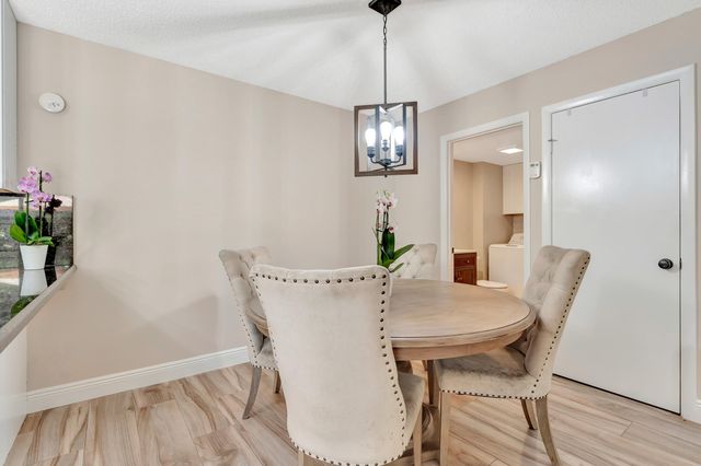 207 2nd Terrace, Palm Beach Gardens, FL 33418