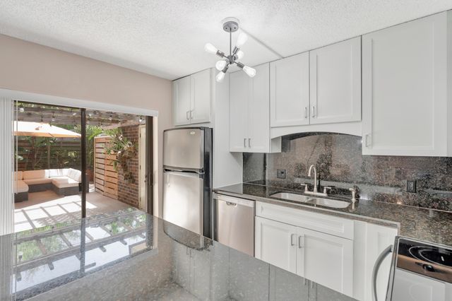 207 2nd Terrace, Palm Beach Gardens, FL 33418