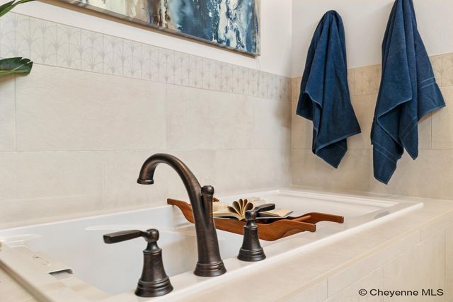 5117 LASSO DR, Cheyenne, WY 82009