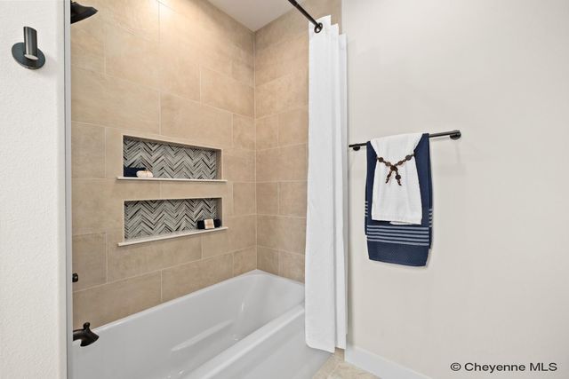 5117 LASSO DR, Cheyenne, WY 82009