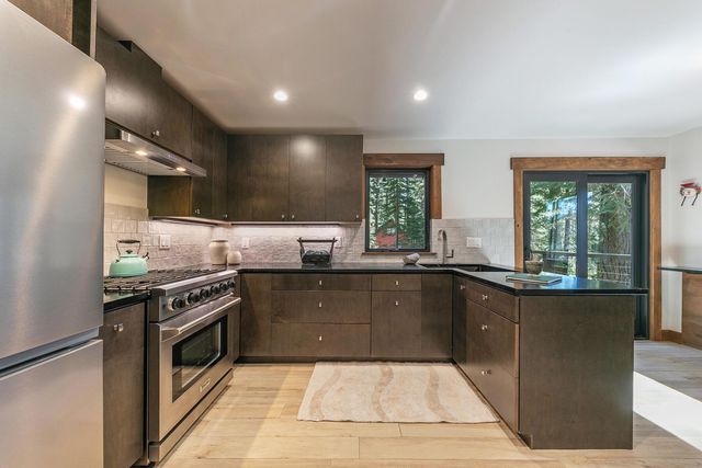 14161 Tanager Lane, Truckee, CA 96161