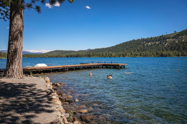 14161 Tanager Lane, Truckee, CA 96161
