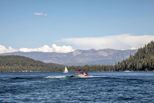 14161 Tanager Lane, Truckee, CA 96161