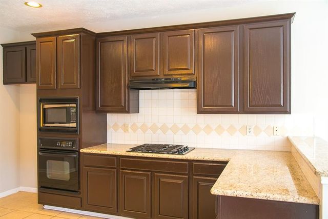 15411 Seminole Canyon Drive, Sugar Land, TX 77498