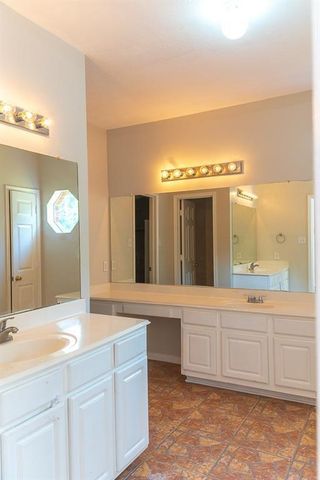 15411 Seminole Canyon Drive, Sugar Land, TX 77498