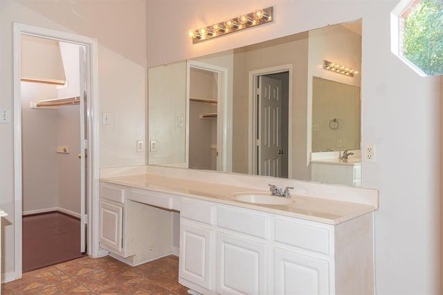 15411 Seminole Canyon Drive, Sugar Land, TX 77498