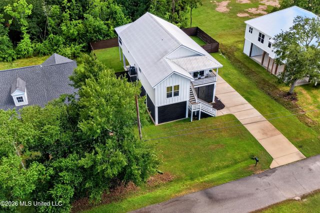 204 Piney Ridge Road, Waveland, MS 39576