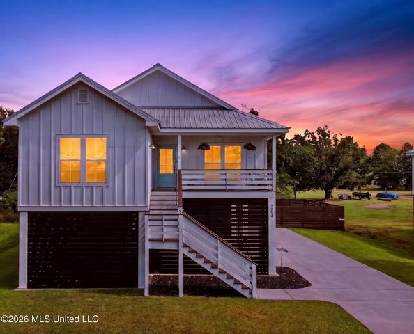 204 Piney Ridge Road, Waveland, MS 39576