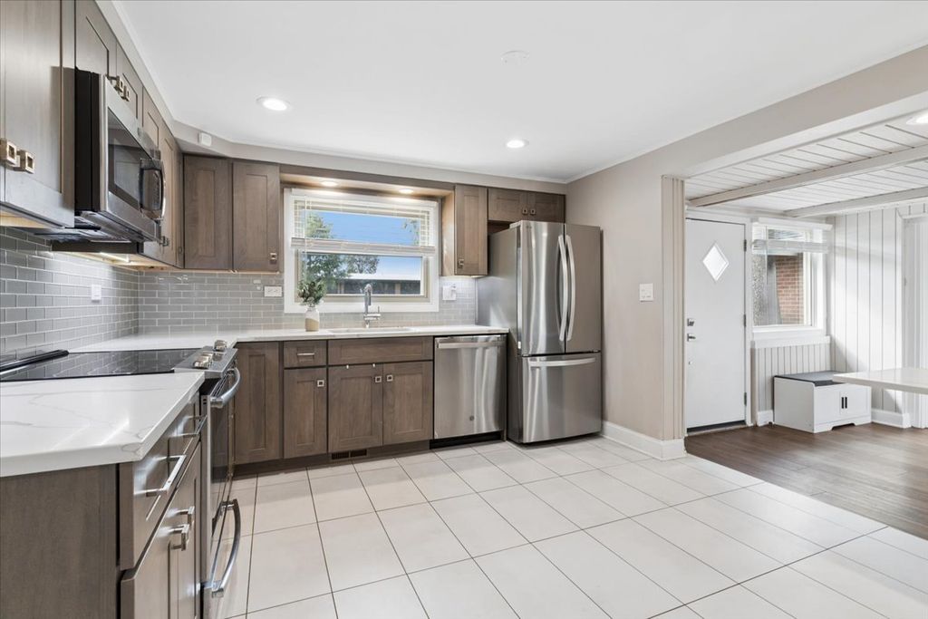 2392 MANOR Lane, Park Ridge, IL 60068 — photo 3