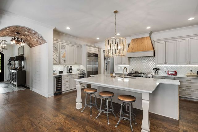 2028 Castleman Drive, Nashville, TN 37215