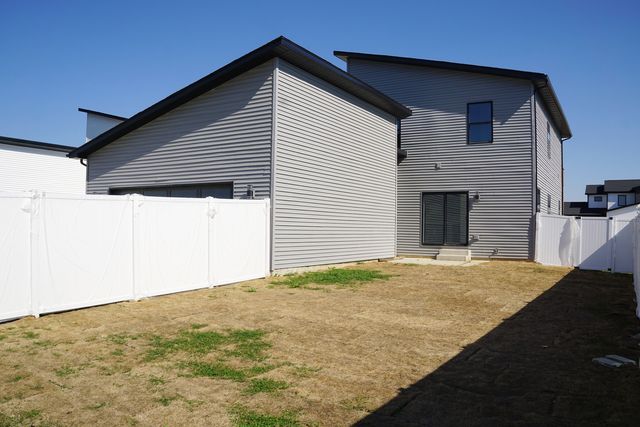 775 kristin Drive, Normal, IL 61761