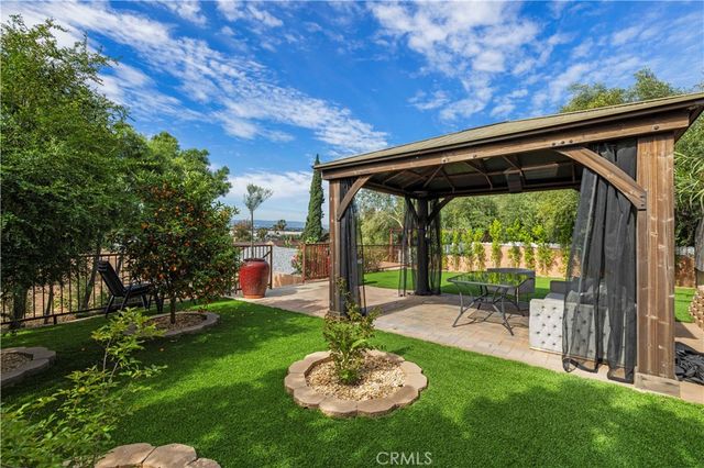 10101 Lanark Street, Sun Valley, CA 91352