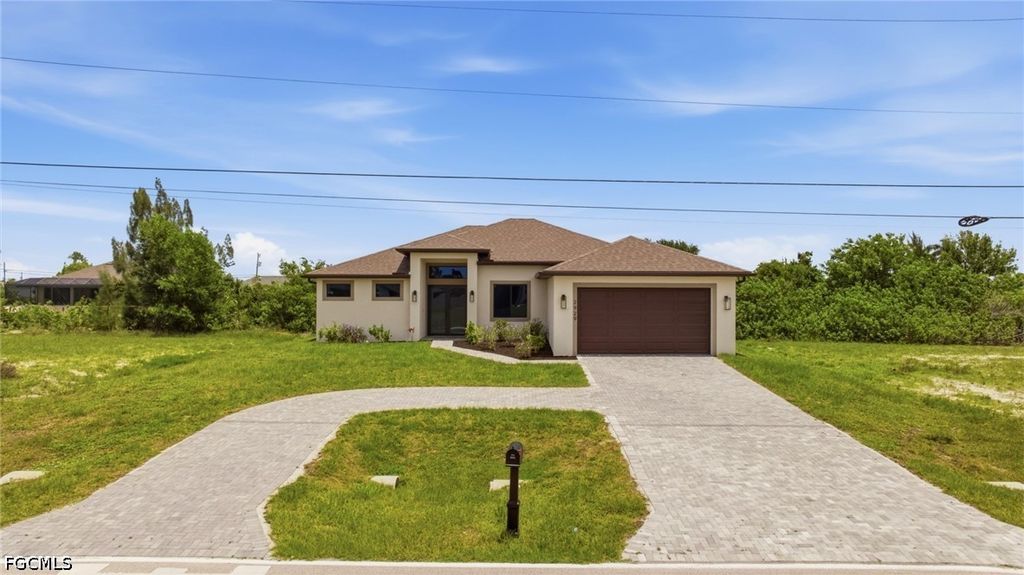 2929 Diplomat PKWY W, Cape Coral, FL 33993