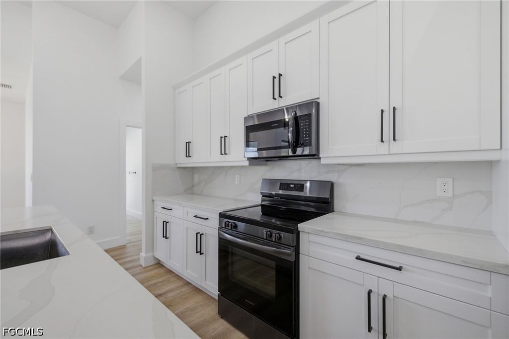 Image 16 of property listing at 2929 Diplomat PKWY W, Cape Coral, FL 33993
