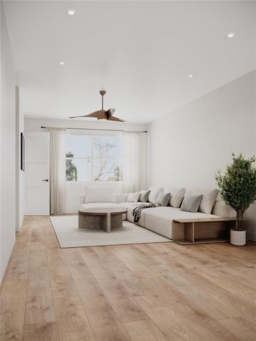 377 13TH ST N, St Petersburg, FL 33705