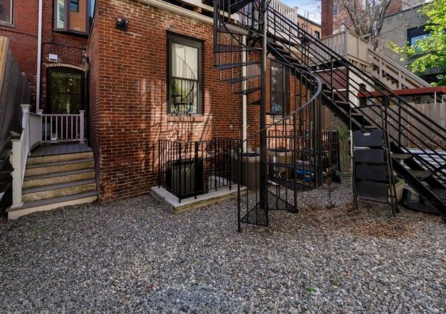 209 Green St, Cambridge, MA 02139