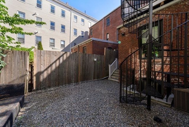 209 Green St, Cambridge, MA 02139