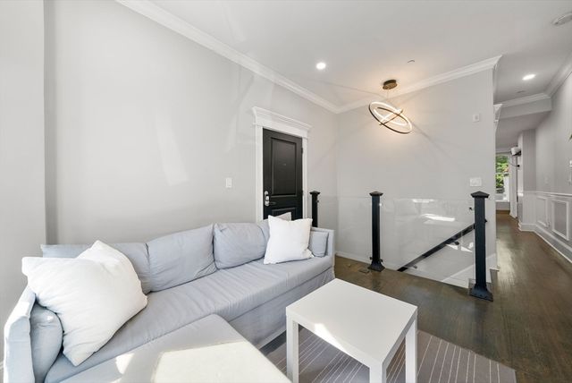 209 Green St, Cambridge, MA 02139