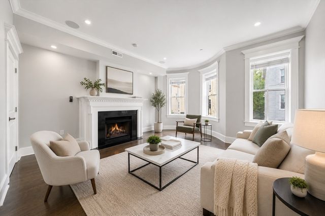 209 Green St, Cambridge, MA 02139