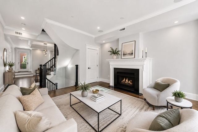 209 Green St, Cambridge, MA 02139