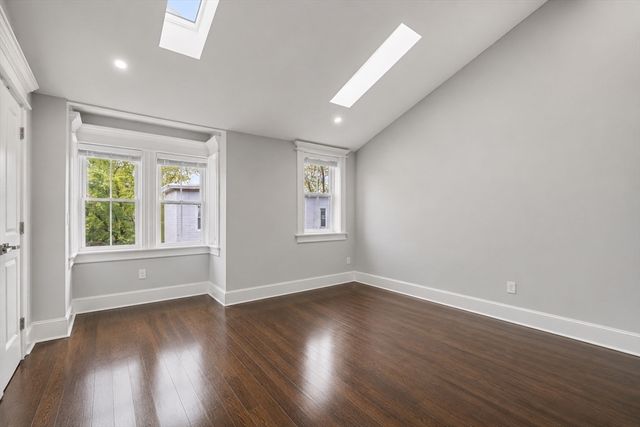 209 Green St, Cambridge, MA 02139