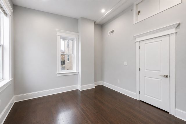 209 Green St, Cambridge, MA 02139