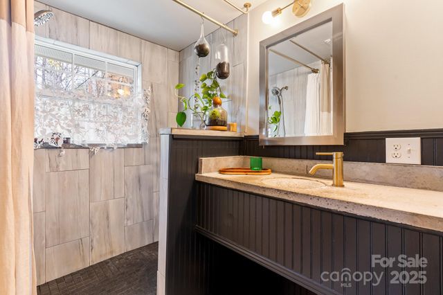 200 Nimitz Drive, Brevard, NC 28712