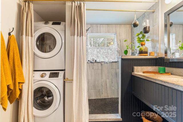 200 Nimitz Drive, Brevard, NC 28712