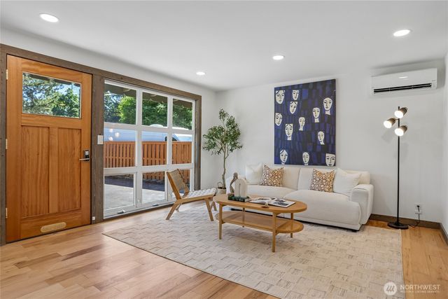 2002 211th Place SW, Lynnwood, WA 98036