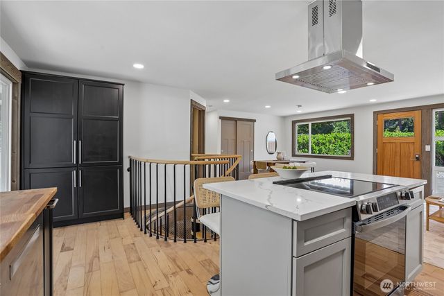 2002 211th Place SW, Lynnwood, WA 98036