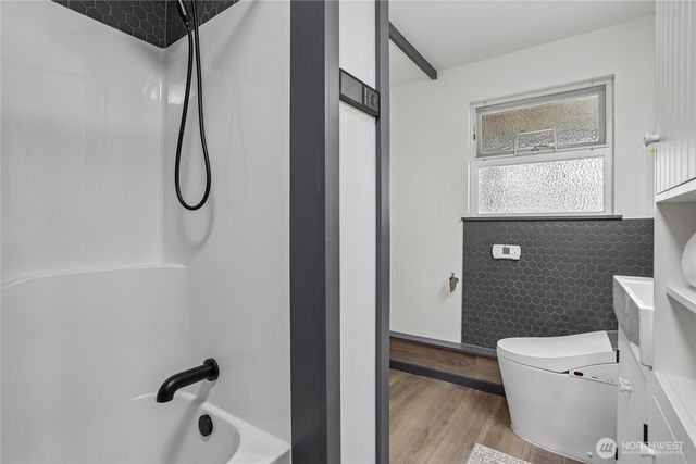 2002 211th Place SW, Lynnwood, WA 98036