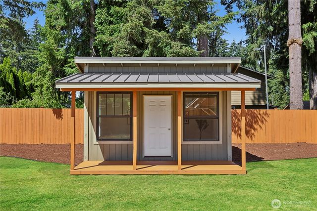 2002 211th Place SW, Lynnwood, WA 98036