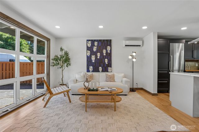 2002 211th Place SW, Lynnwood, WA 98036