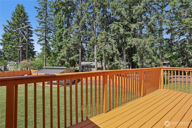 2002 211th Place SW, Lynnwood, WA 98036