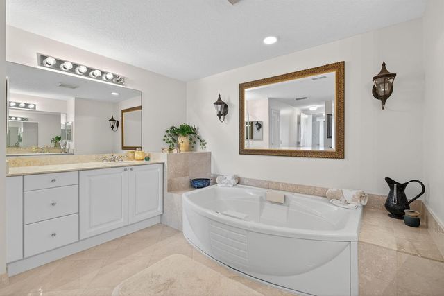 700 Ocean Royale Way Ph 3, Juno Beach, FL 33408