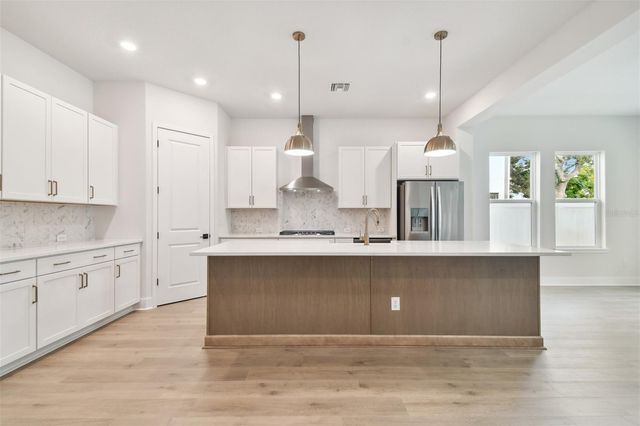 812 W ORIENT STREET, Tampa, FL 33603