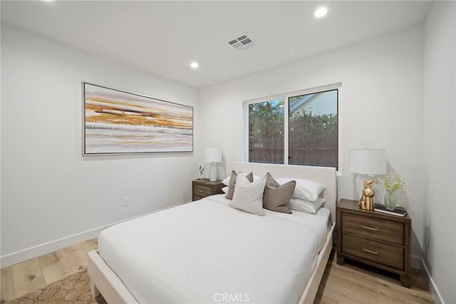 5865 Tobias Avenue, Sherman Oaks, CA 91411