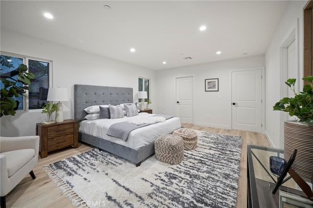 5865 Tobias Avenue, Sherman Oaks, CA 91411