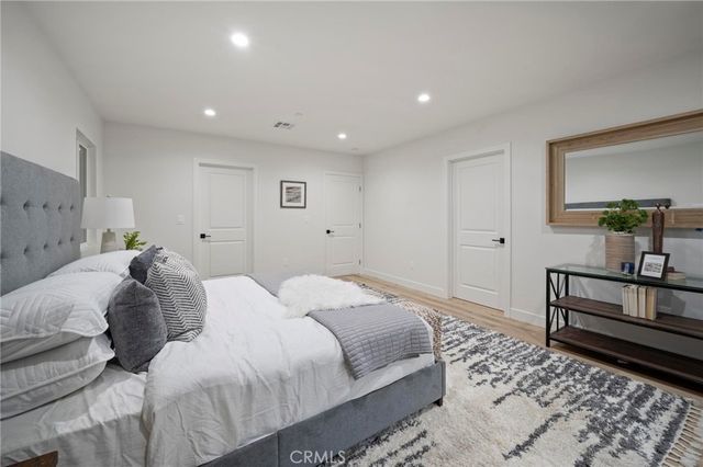 5865 Tobias Avenue, Sherman Oaks, CA 91411