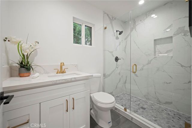 5865 Tobias Avenue, Sherman Oaks, CA 91411