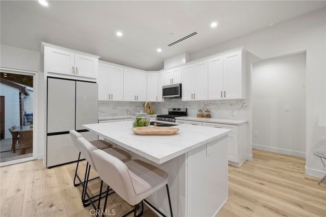 5865 Tobias Avenue, Sherman Oaks, CA 91411
