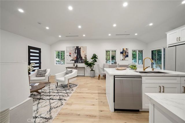 5865 Tobias Avenue, Sherman Oaks, CA 91411