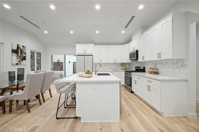 5865 Tobias Avenue, Sherman Oaks, CA 91411