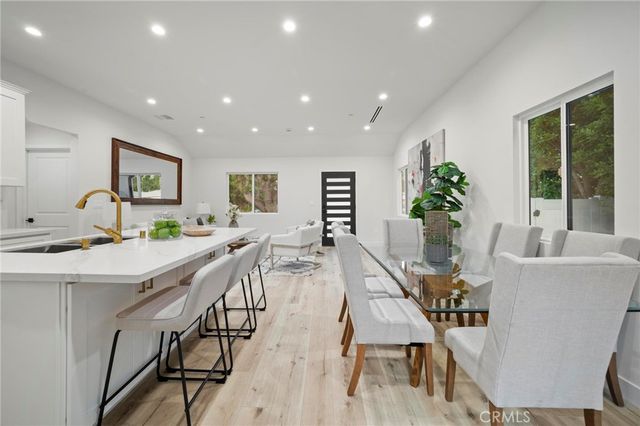 5865 Tobias Avenue, Sherman Oaks, CA 91411