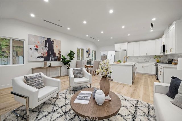 5865 Tobias Avenue, Sherman Oaks, CA 91411