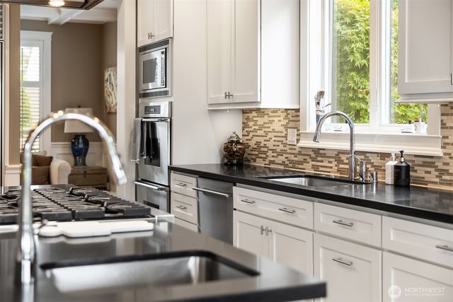 150 Waverly Way, Kirkland, WA 98033