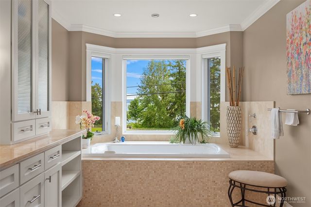 150 Waverly Way, Kirkland, WA 98033