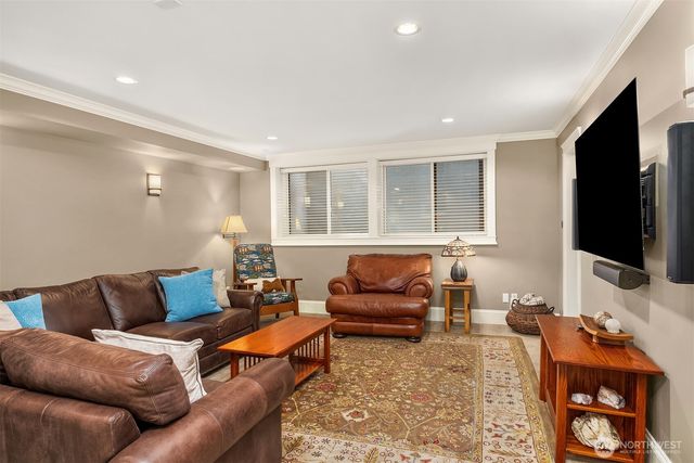 150 Waverly Way, Kirkland, WA 98033